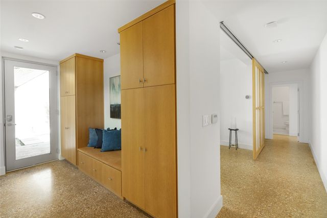 802 N Oak Cliff Boulevard, Dallas, TX 75208