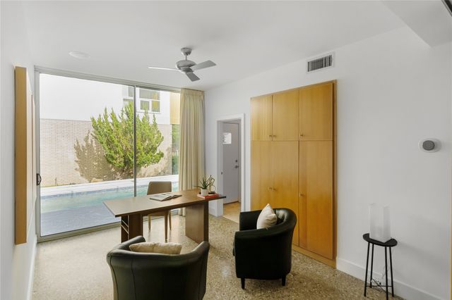 802 N Oak Cliff Boulevard, Dallas, TX 75208