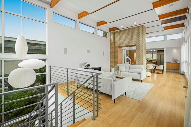 802 N Oak Cliff Boulevard, Dallas, TX 75208