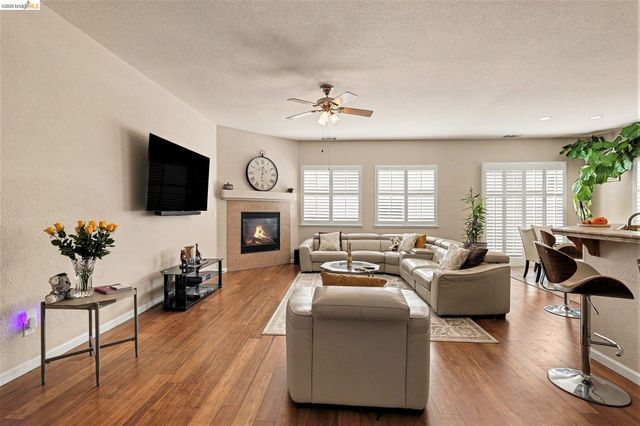 161 Monet Dr, Oakley, CA 94561