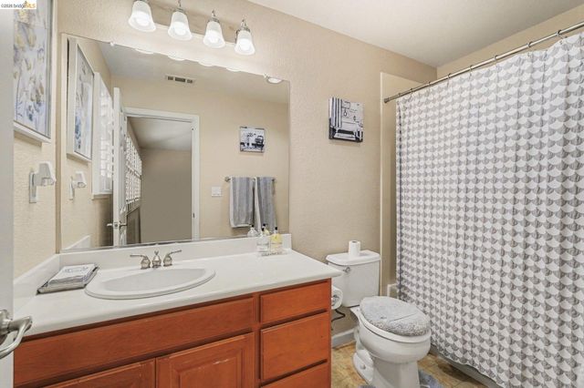 161 Monet Dr, Oakley, CA 94561