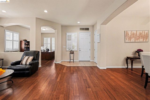 161 Monet Dr, Oakley, CA 94561