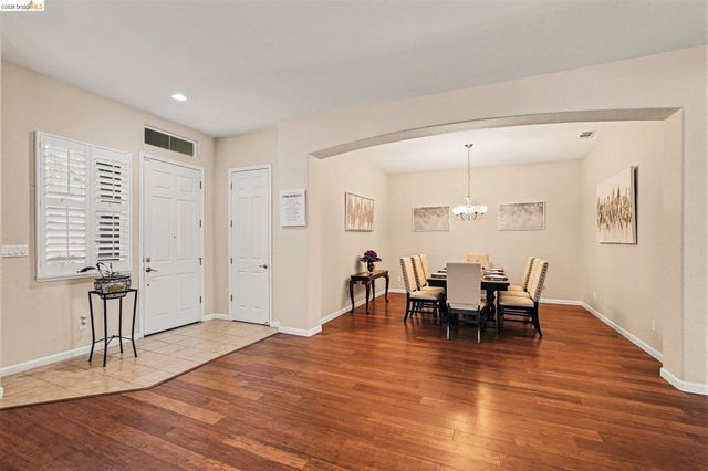 161 Monet Dr, Oakley, CA 94561