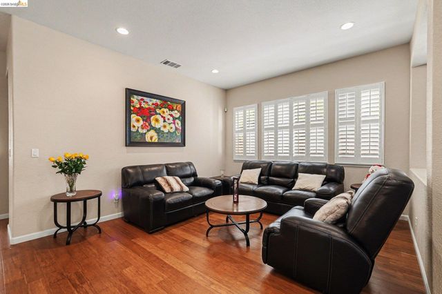 161 Monet Dr, Oakley, CA 94561