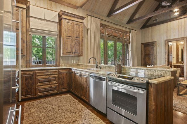 135 Wild Meadows, Hattiesburg, MS 39402