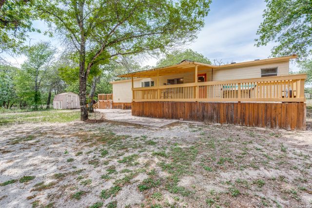 318 Hickory Run, La Vernia, TX 78121
