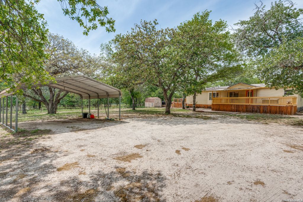 318 Hickory Run, La Vernia, TX 78121