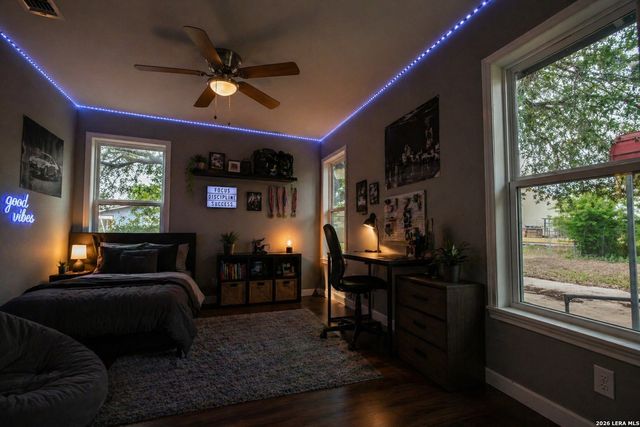 2423 AIKEN ST, San Antonio, TX 78237