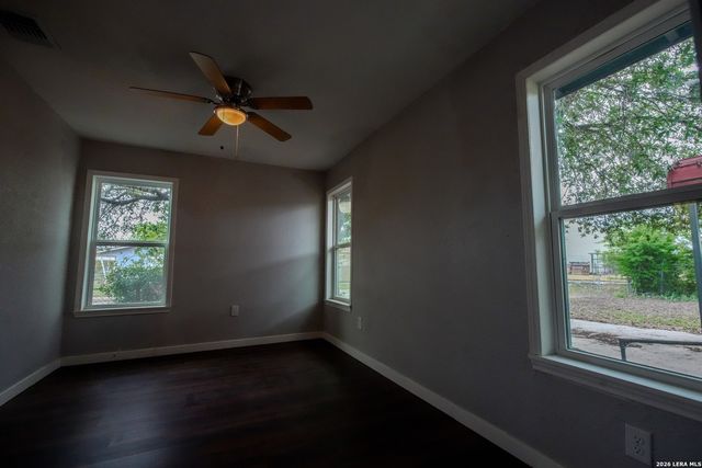 2423 AIKEN ST, San Antonio, TX 78237