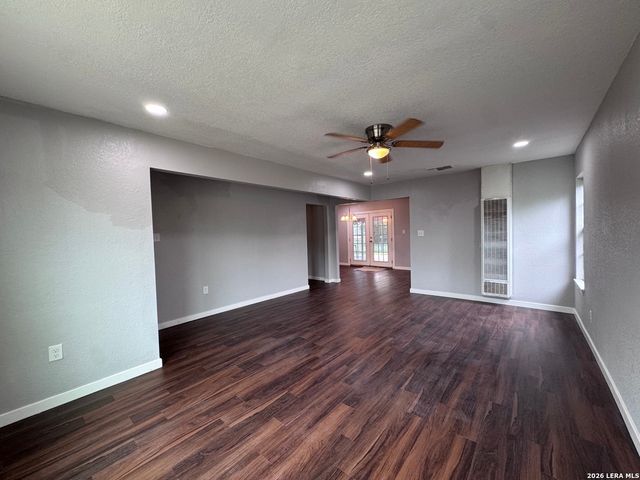 2423 AIKEN ST, San Antonio, TX 78237
