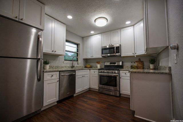 2423 AIKEN ST, San Antonio, TX 78237