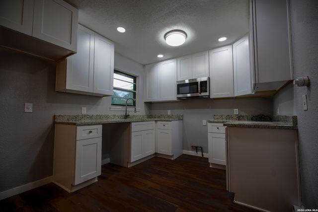 2423 AIKEN ST, San Antonio, TX 78237