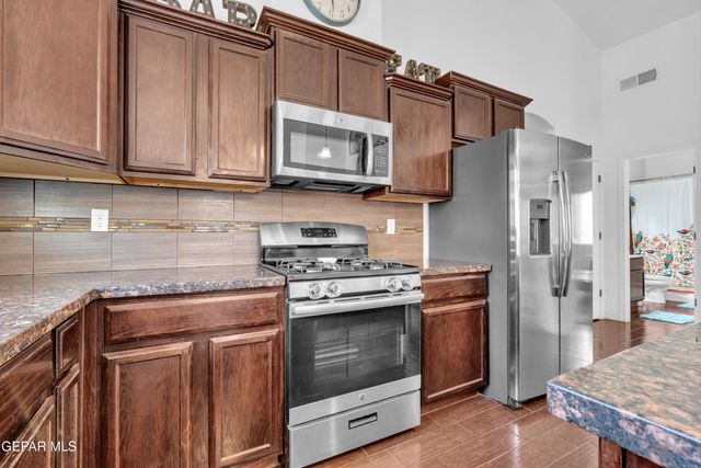 14251 RUSS LEACH Avenue, El Paso, TX 79938