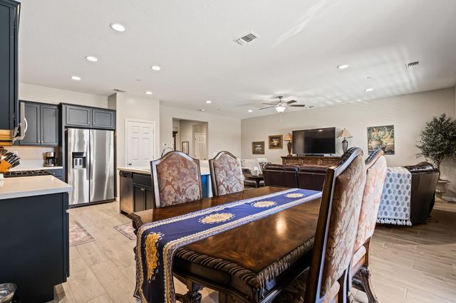174 S Karen Avenue, Kerman, CA 93630