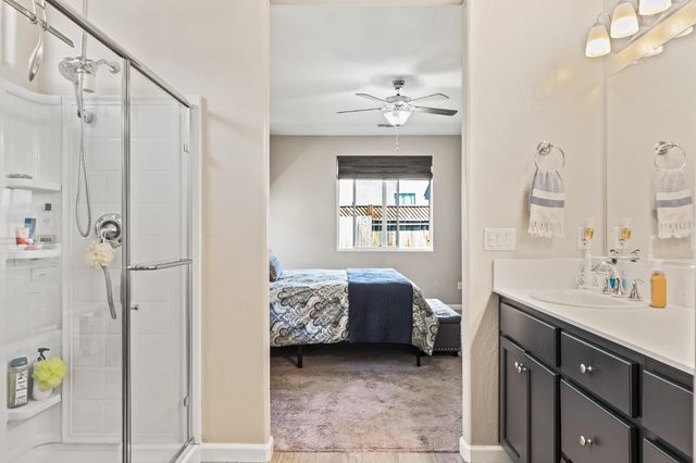 174 S Karen Avenue, Kerman, CA 93630