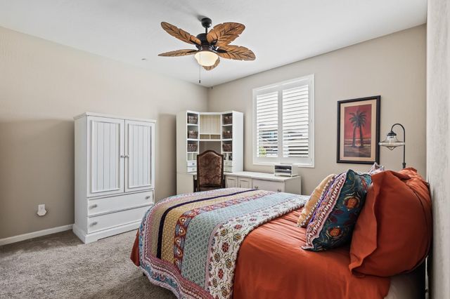 174 S Karen Avenue, Kerman, CA 93630