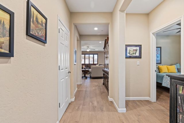 174 S Karen Avenue, Kerman, CA 93630