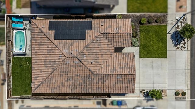 174 S Karen Avenue, Kerman, CA 93630