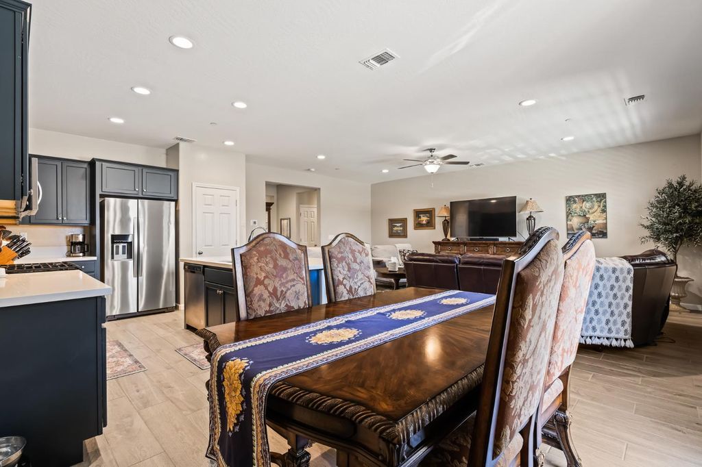 Image 11 of property listing at 174 S Karen Avenue, Kerman, CA 93630