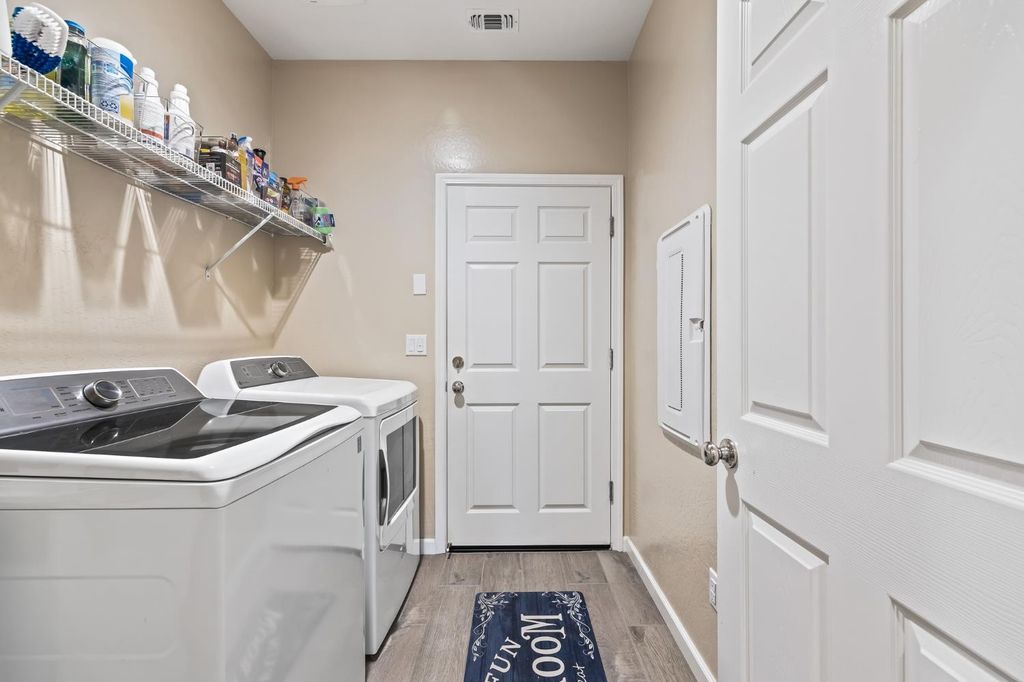 Image 29 of property listing at 174 S Karen Avenue, Kerman, CA 93630