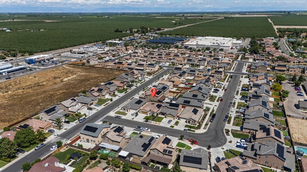 Image 40 of property listing at 174 S Karen Avenue, Kerman, CA 93630