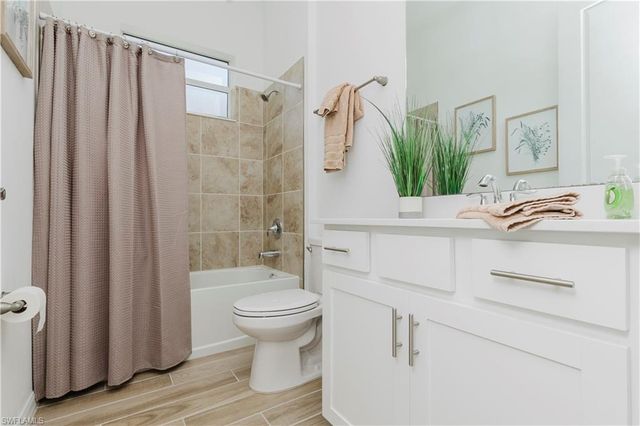 5925 BERWICK LN, Ave Maria, FL 34142