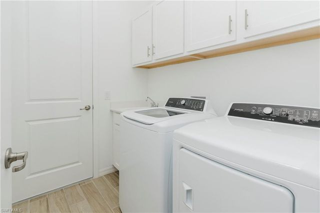 5925 BERWICK LN, Ave Maria, FL 34142