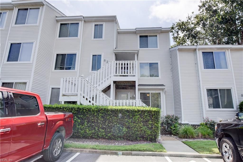 819 Seawinds LN, Virginia Beach, VA 23451