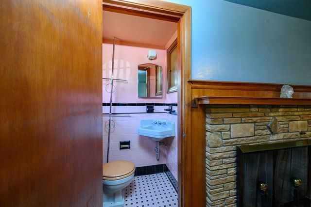 85 Elm St, Quincy, MA 02169