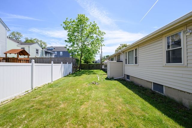 85 Elm St, Quincy, MA 02169