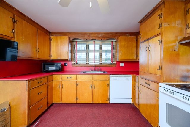 85 Elm St, Quincy, MA 02169
