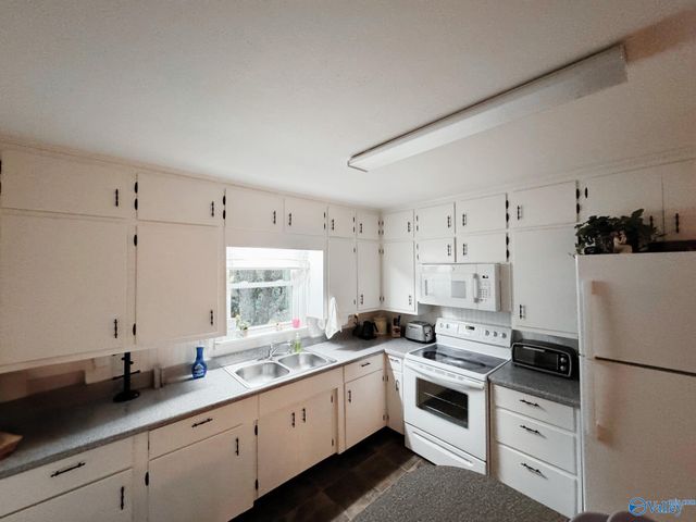 1950 South Broad Street, Albertville, AL 35950