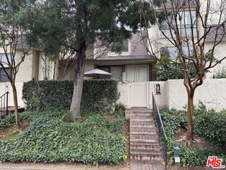 6121 Shoup Avenue 26, Woodland Hills (los Angeles), CA 91367