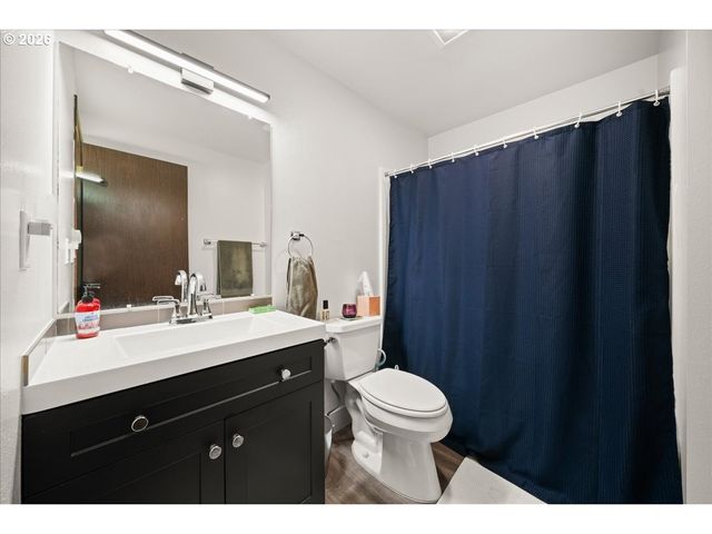 708 E HEINTZ St, Molalla, OR 97038