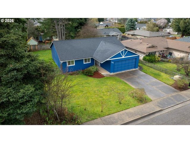 708 E HEINTZ St, Molalla, OR 97038