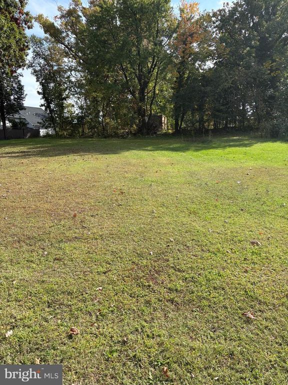 POPLAR DR, Upper Marlboro, MD 20774