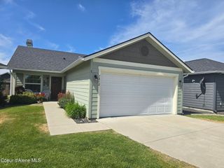 7812 W Kayak Ct, Rathdrum, ID 83858