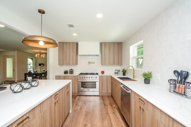 6214 Yarwell Drive, Houston, TX 77096