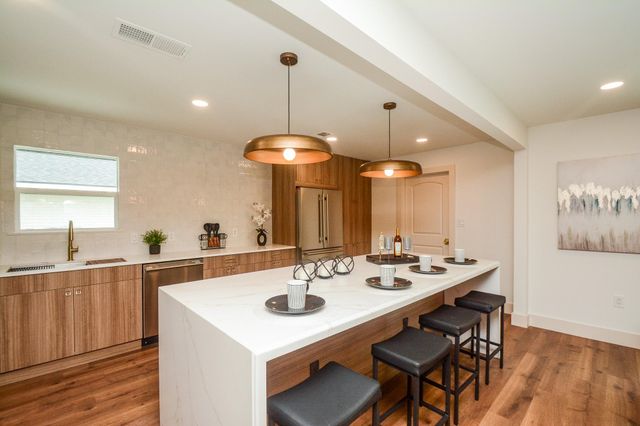 6214 Yarwell Drive, Houston, TX 77096