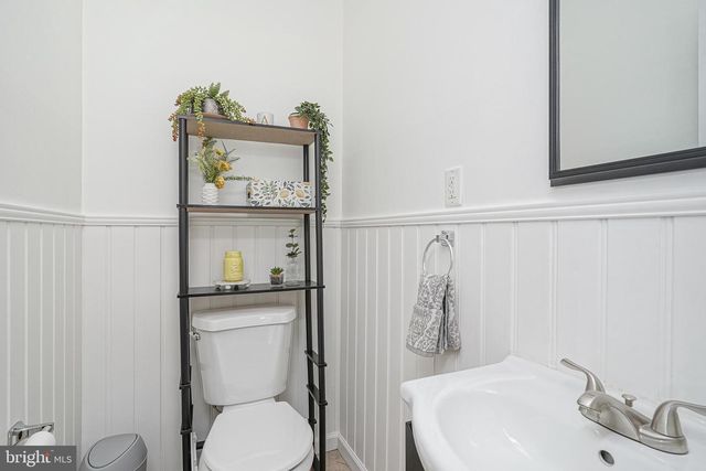 2305 BEVERLY RD, Cinnaminson, NJ 08077