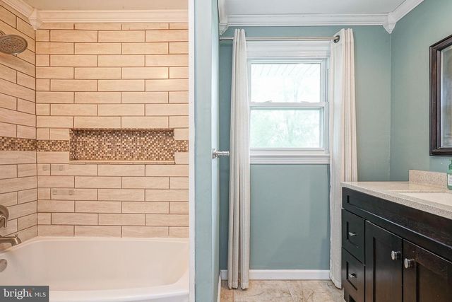 2305 BEVERLY RD, Cinnaminson, NJ 08077