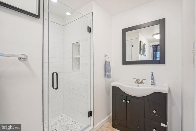 2305 BEVERLY RD, Cinnaminson, NJ 08077