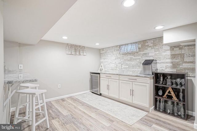2305 BEVERLY RD, Cinnaminson, NJ 08077