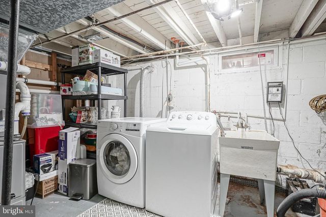 2305 BEVERLY RD, Cinnaminson, NJ 08077