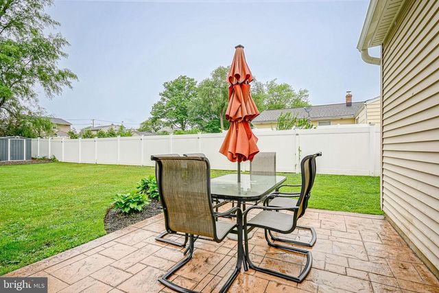 2305 BEVERLY RD, Cinnaminson, NJ 08077