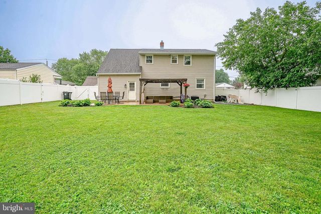 2305 BEVERLY RD, Cinnaminson, NJ 08077