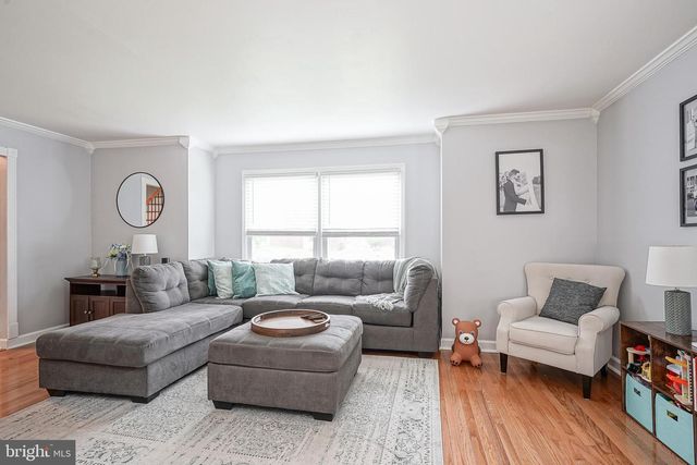 2305 BEVERLY RD, Cinnaminson, NJ 08077