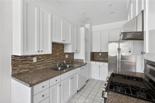 4441 Woodman Avenue 205, Sherman Oaks, CA 91423