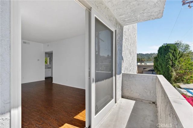 4441 Woodman Avenue 205, Sherman Oaks, CA 91423
