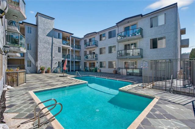 4441 Woodman Avenue 205, Sherman Oaks, CA 91423